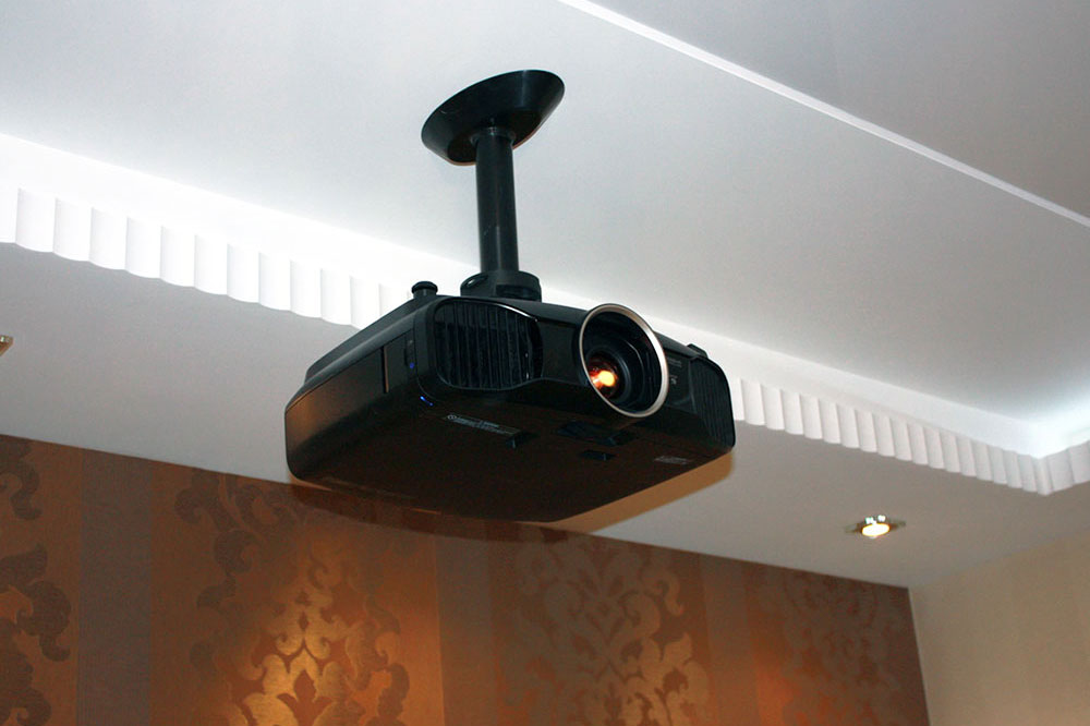 Домашний кинотеатр в жилой квартире