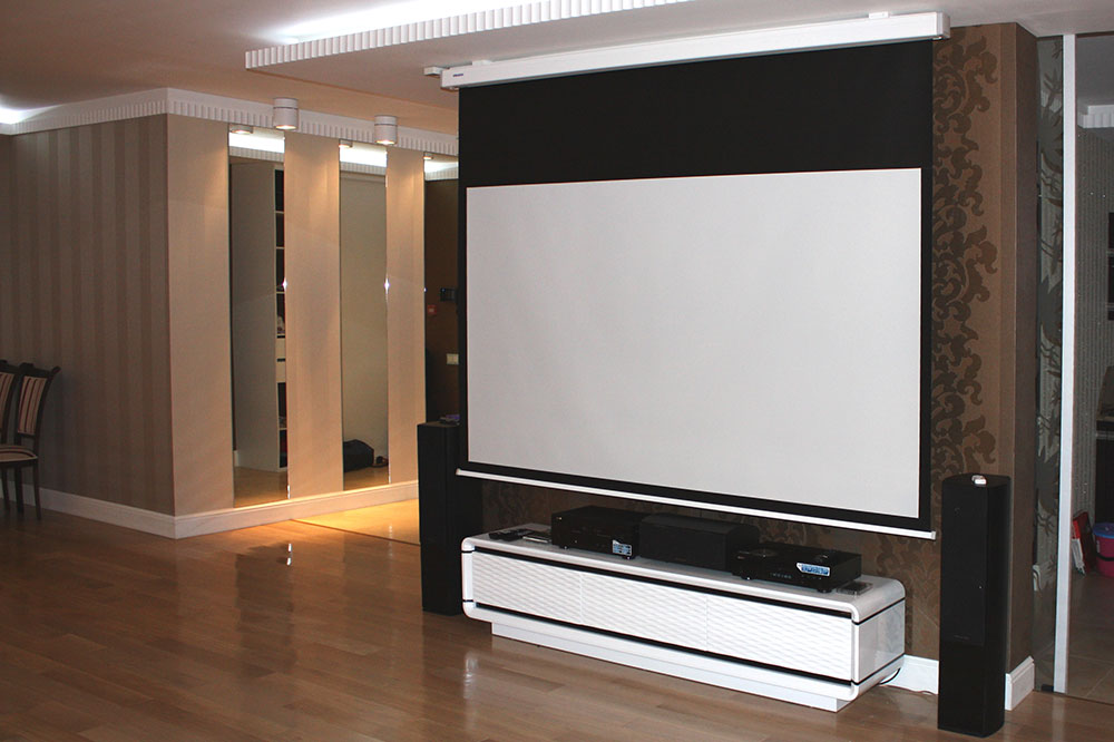 Домашний кинотеатр в жилой квартире